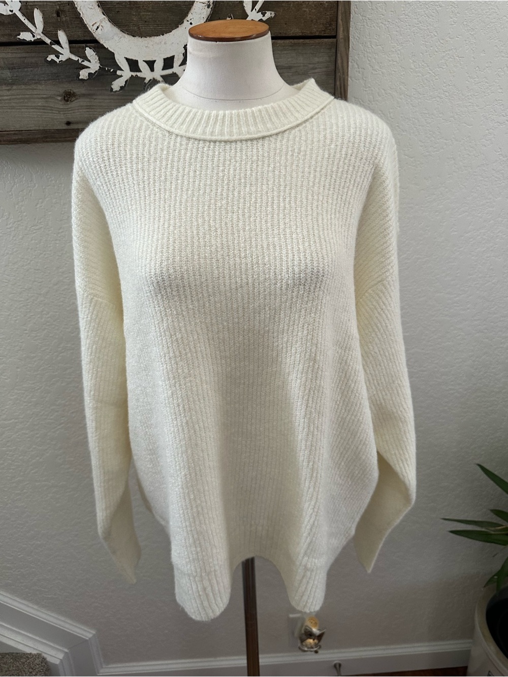 American Eagle cream knit sweater ladies size Large NWT